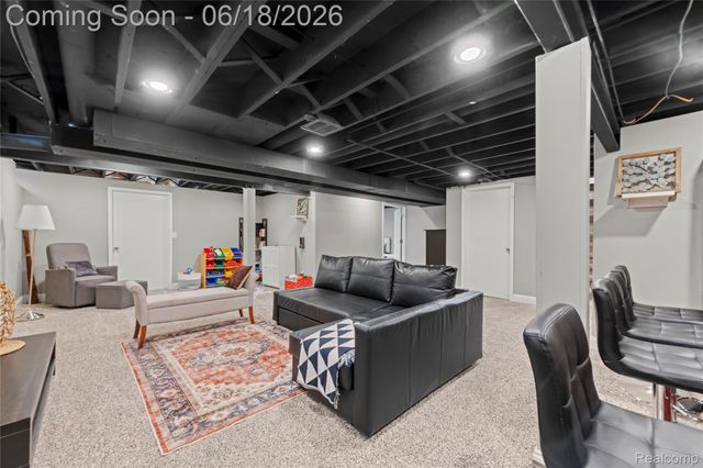 2511 Coral Drive, Troy, MI 48085