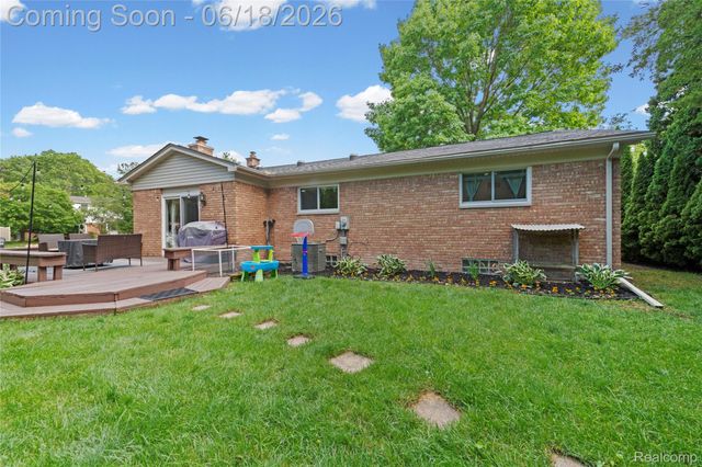 2511 Coral Drive, Troy, MI 48085