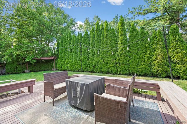 2511 Coral Drive, Troy, MI 48085