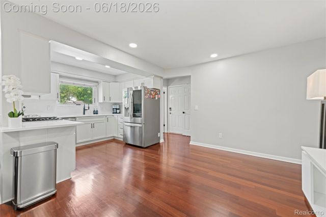 2511 Coral Drive, Troy, MI 48085
