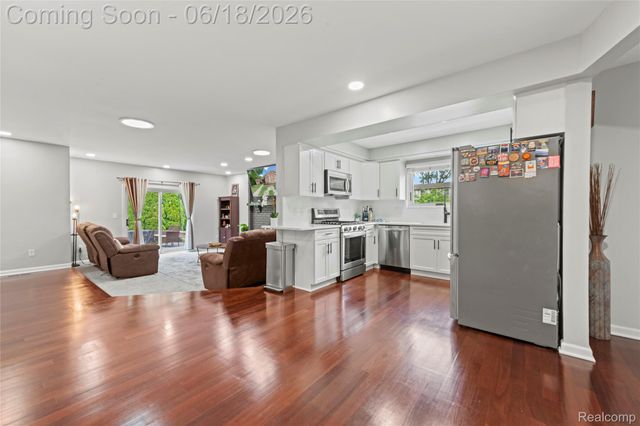 2511 Coral Drive, Troy, MI 48085