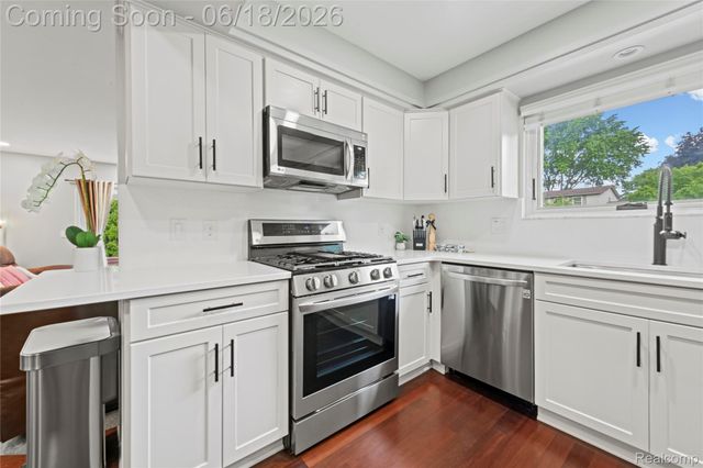 2511 Coral Drive, Troy, MI 48085