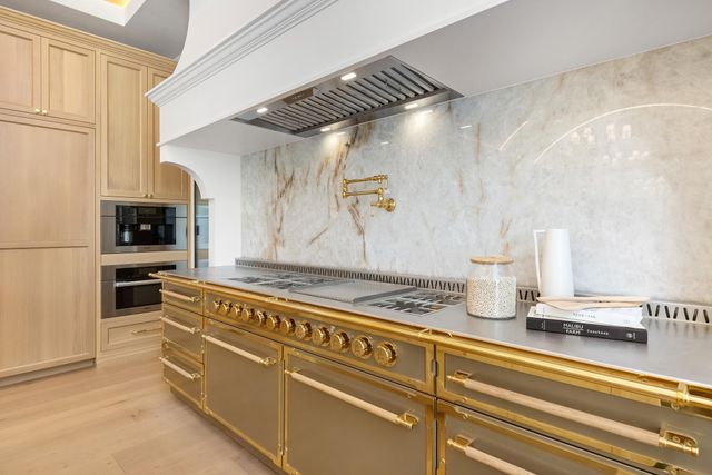 122 Bloomfield Drive, West Palm Beach, FL 33405
