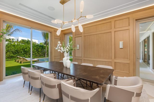 122 Bloomfield Drive, West Palm Beach, FL 33405