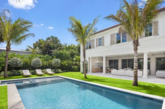 122 Bloomfield Drive, West Palm Beach, FL 33405