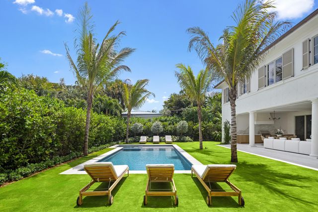 122 Bloomfield Drive, West Palm Beach, FL 33405