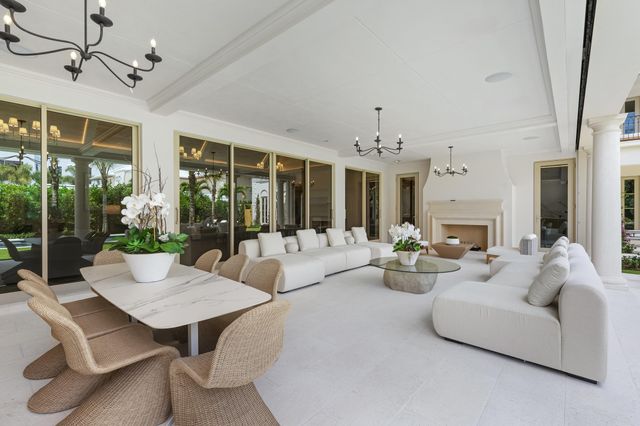 122 Bloomfield Drive, West Palm Beach, FL 33405
