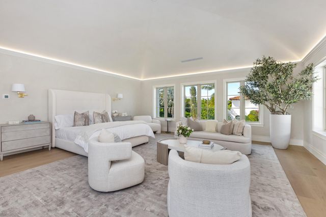 122 Bloomfield Drive, West Palm Beach, FL 33405