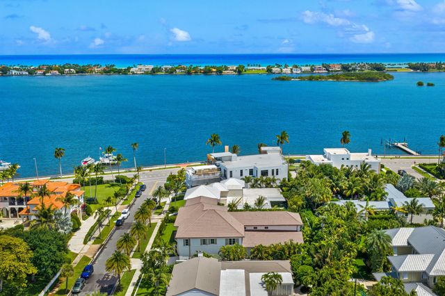 122 Bloomfield Drive, West Palm Beach, FL 33405