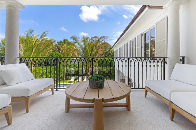 122 Bloomfield Drive, West Palm Beach, FL 33405