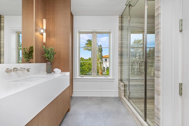 122 Bloomfield Drive, West Palm Beach, FL 33405