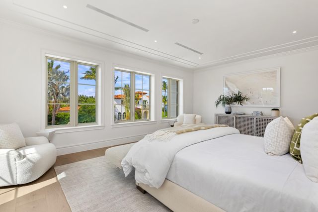 122 Bloomfield Drive, West Palm Beach, FL 33405