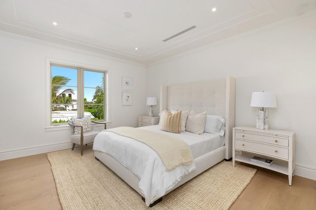 122 Bloomfield Drive, West Palm Beach, FL 33405