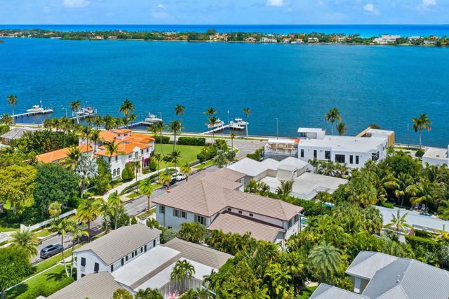 122 Bloomfield Drive, West Palm Beach, FL 33405