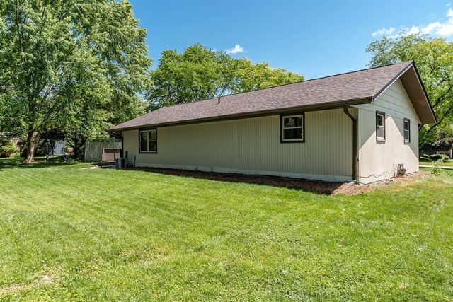 5629 Weymouth Drive, Rockford, IL 61114