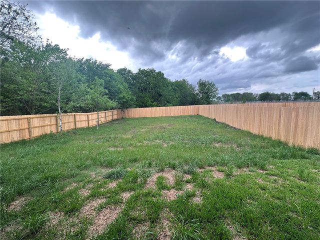 2581 Dove Crossing Lane, Navasota, TX 77868