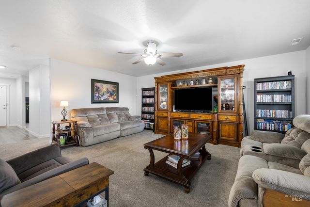 3308 W Zarea Dr, Meridian, ID 83642