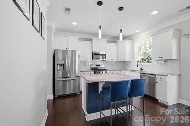 3830 Lake Breeze Drive, Sherrills Ford, NC 28673