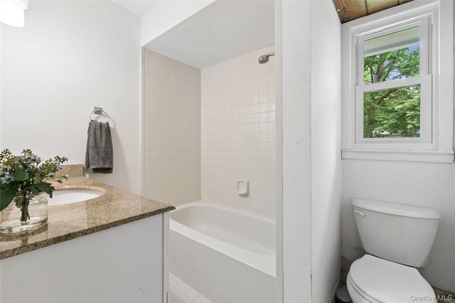111 Miller Road, Southampton, NY 11968