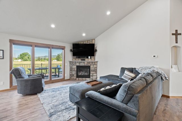 5409 N Malvern Rd, Otis Orchards, WA 99027