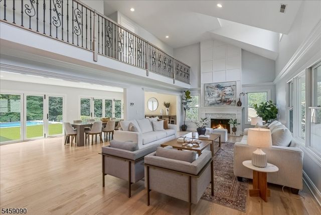 75 Evergreen Dr, North Caldwell Boro, NJ 07006
