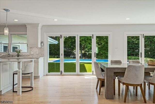 75 Evergreen Dr, North Caldwell Boro, NJ 07006