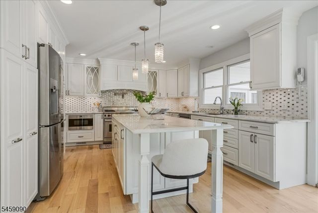 75 Evergreen Dr, North Caldwell Boro, NJ 07006