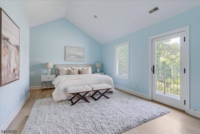 75 Evergreen Dr, North Caldwell Boro, NJ 07006