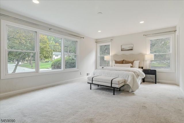 75 Evergreen Dr, North Caldwell Boro, NJ 07006