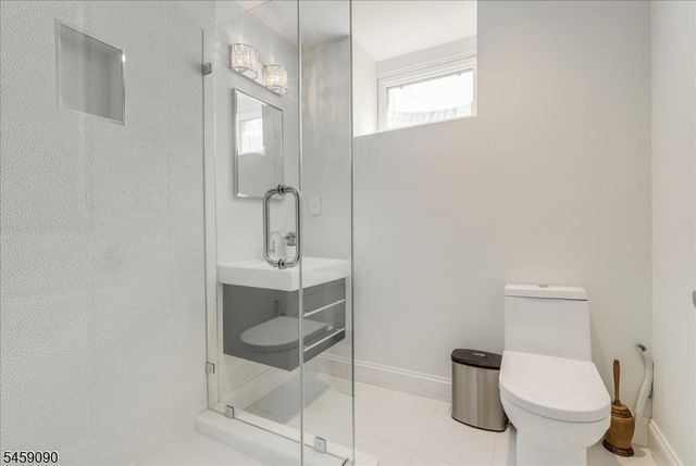 75 Evergreen Dr, North Caldwell Boro, NJ 07006