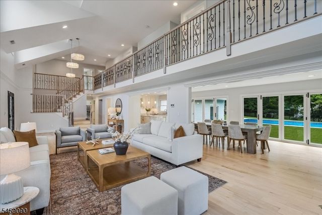 75 Evergreen Dr, North Caldwell Boro, NJ 07006