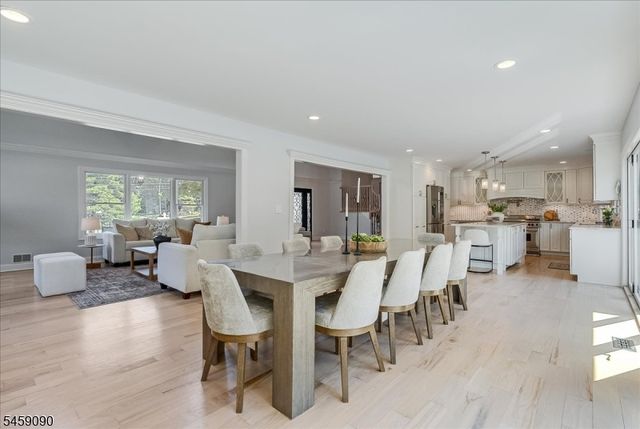 75 Evergreen Dr, North Caldwell Boro, NJ 07006