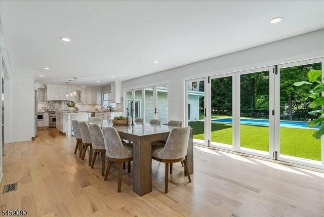 75 Evergreen Dr, North Caldwell Boro, NJ 07006