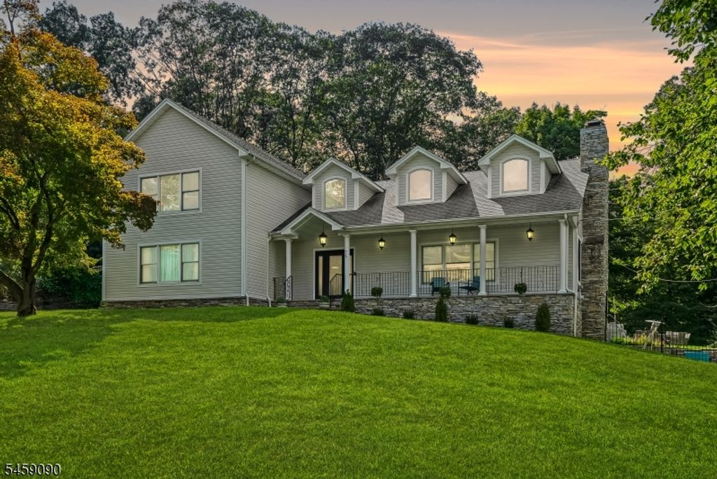75 Evergreen Dr, North Caldwell Boro, NJ 07006