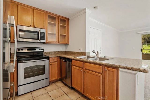 1965 Las Colinas Circle 205, Corona, CA 92879