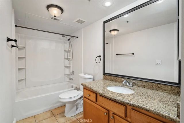 1965 Las Colinas Circle 205, Corona, CA 92879