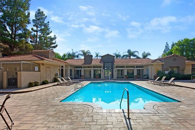 1965 Las Colinas Circle 205, Corona, CA 92879