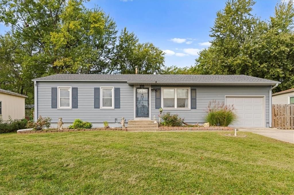 1206 N Viking Drive, Independence, MO 64056