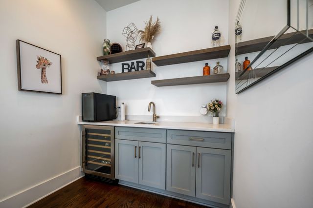 1029 Cheatham Pl, Nashville, TN 37208
