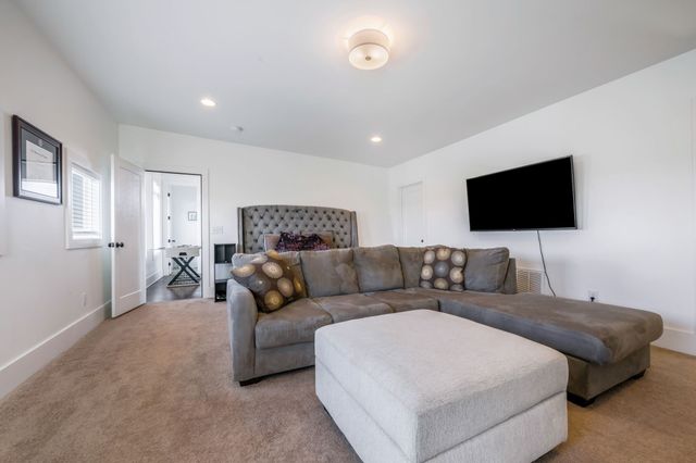 1029 Cheatham Pl, Nashville, TN 37208
