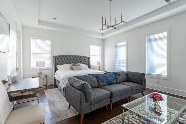 1029 Cheatham Pl, Nashville, TN 37208