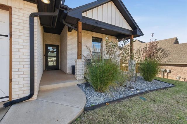 8708 Snow Court, Edmond, OK 73007