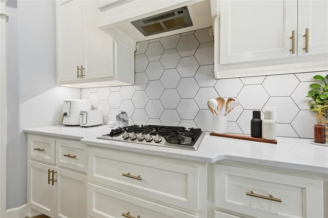 8708 Snow Court, Edmond, OK 73007