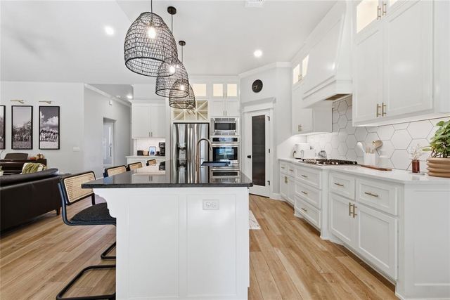 8708 Snow Court, Edmond, OK 73007