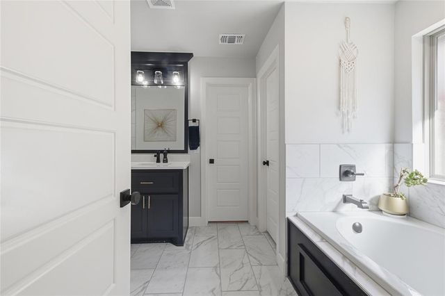 8708 Snow Court, Edmond, OK 73007