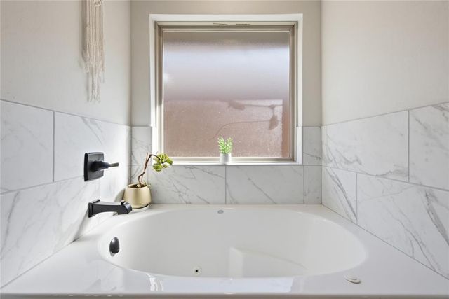 8708 Snow Court, Edmond, OK 73007