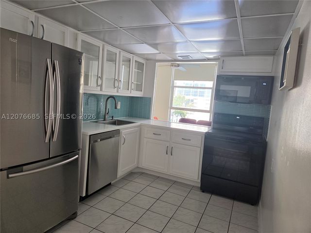 501 Three Islands Blvd 209, Hallandale Beach, FL 33009