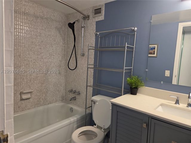 501 Three Islands Blvd 209, Hallandale Beach, FL 33009