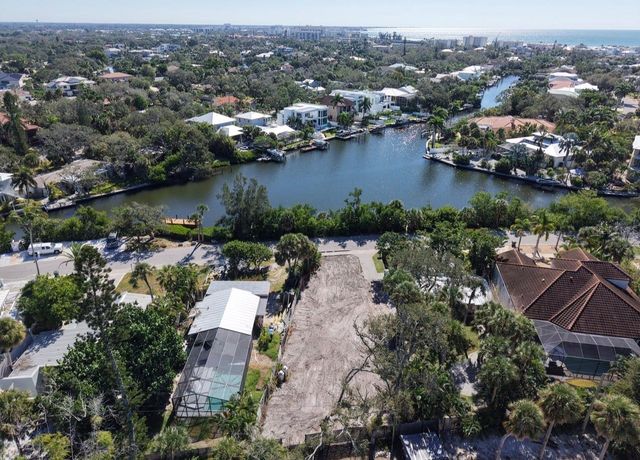 671 AVENIDA DEL NORTE, Sarasota, FL 34242