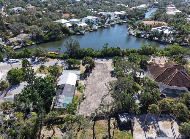 671 AVENIDA DEL NORTE, Sarasota, FL 34242